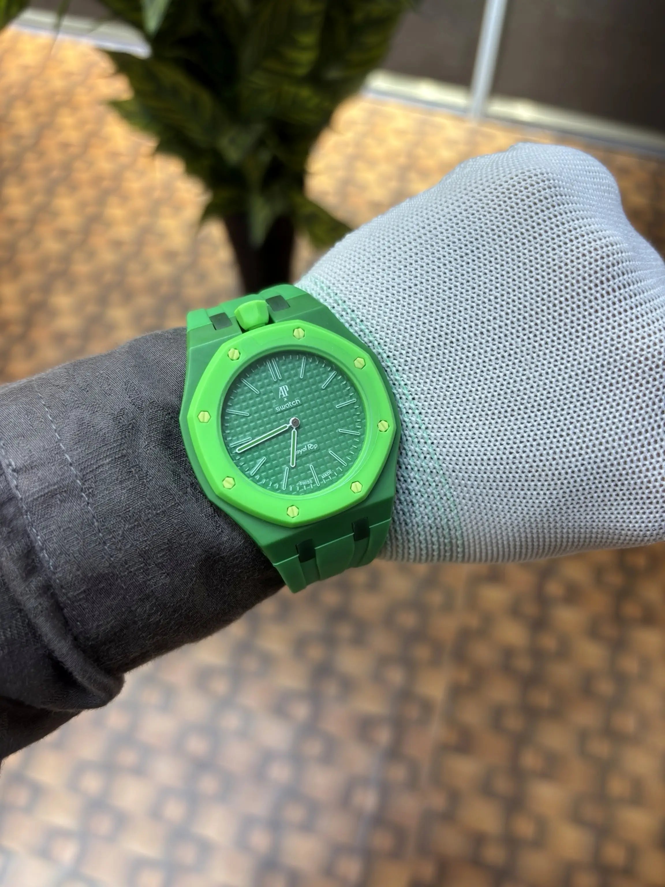 AP SWATC_H X ROYAL POP WITH BOX & SILICON STRAP GREEN