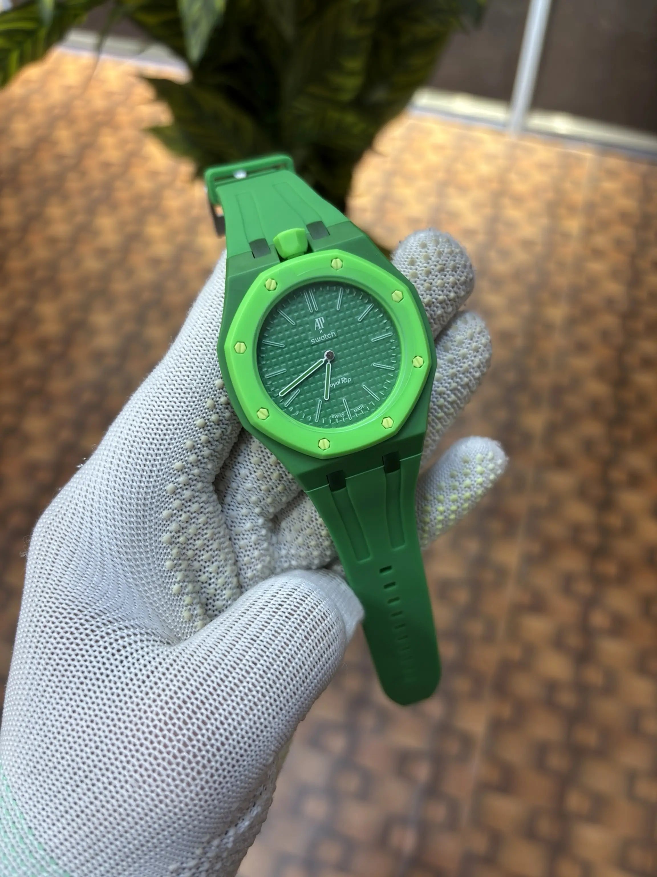 AP SWATC_H X ROYAL POP WITH BOX & SILICON STRAP GREEN