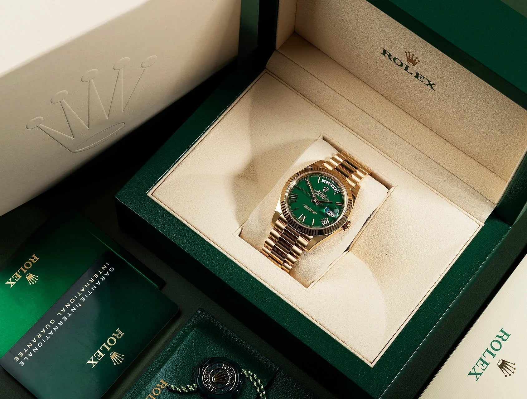 ROLE_X OYSTER PERPETUAL DAY DATE 40 GOLD GREEN ROMAN DIAL