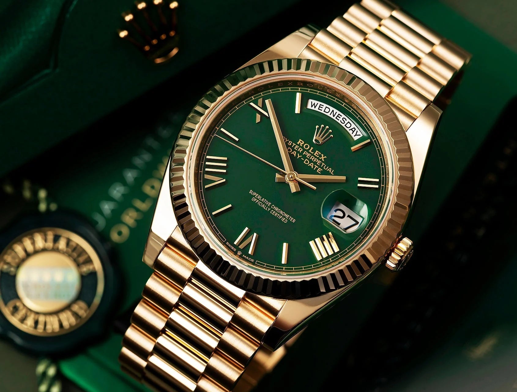 ROLE_X OYSTER PERPETUAL DAY DATE 40 GOLD GREEN ROMAN DIAL