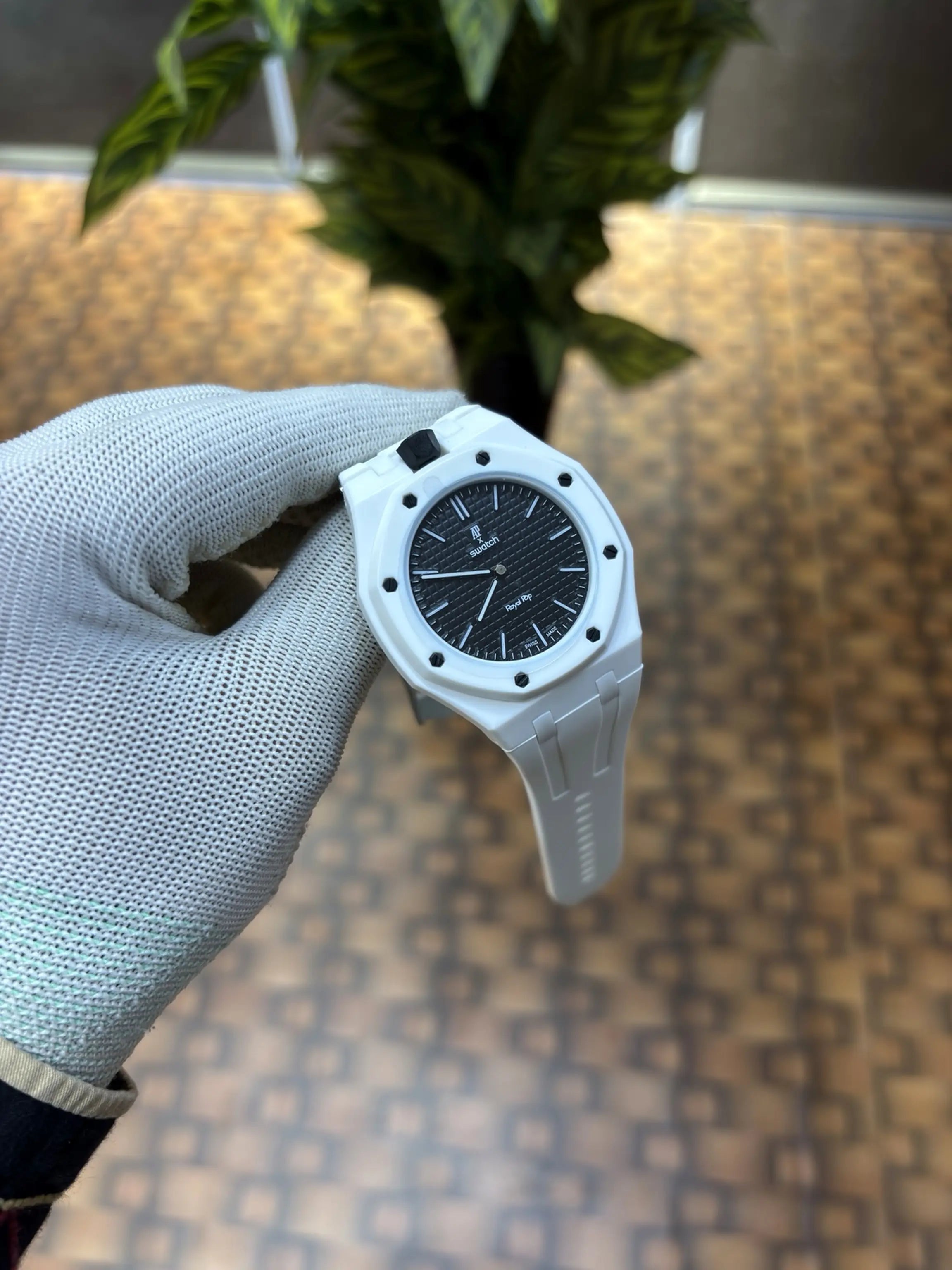 AP SWATC_H X ROYAL POP WITH BOX & SILICON STRAP WHITE BLACK