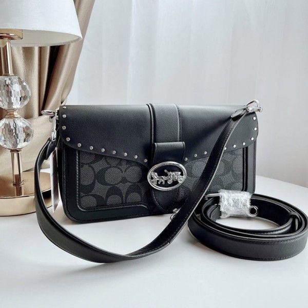 Coach Georgie Shoulder black