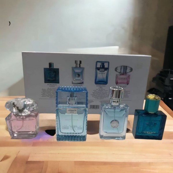 VERSACE GIFT SET OF 4